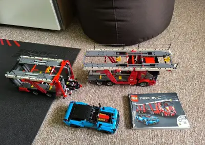 LEGO® Technic 42098 Kamion pro přepravu aut