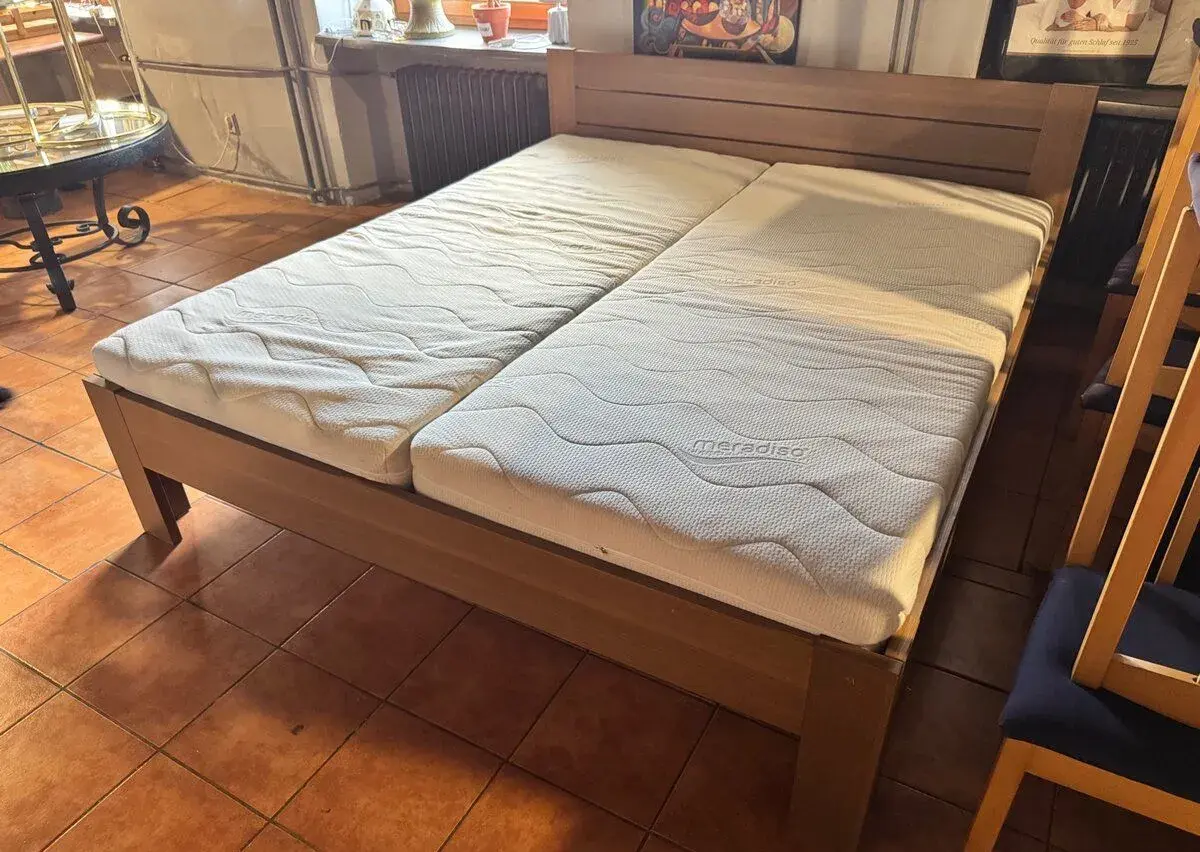 Hezká Kvalitní postel-letiště 180x200 cm Komplet
