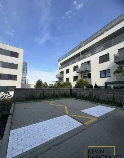Prodej parkovacího stání 16 m², ul. Kumpoštova, Brno-Sadová