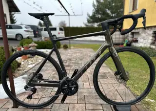 Silniční kolo Scott Addict RC 40, sezóna 2024, XL