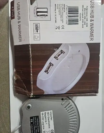 USB ohřívač nápojů s 4-portovým USB rozbočovačem
