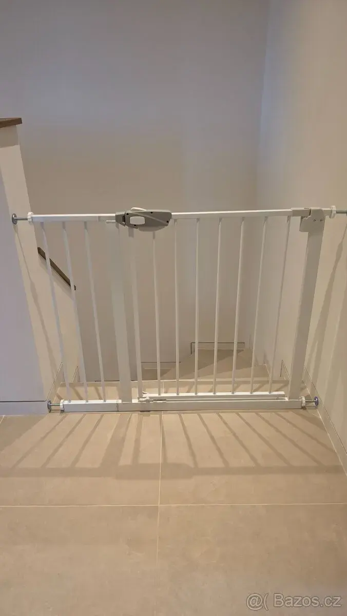 Dětská zábrana do dveří/schody UISEBRT 95-105 cm, bílá