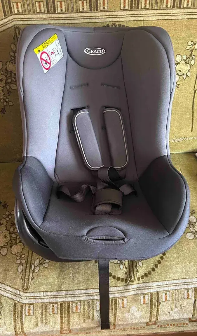 Autosedačku Graco Extend, používaná jen v autě u dědy