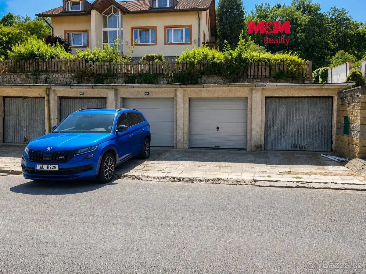 Prodej garáže v Ivančicích, ul. U Parku