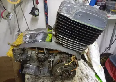 Motor, rám čz 476 1970 posilube