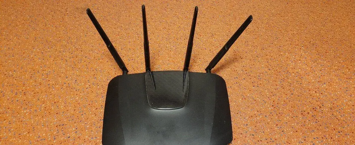 Router Zyxel Armor Z1 - NBG 6816