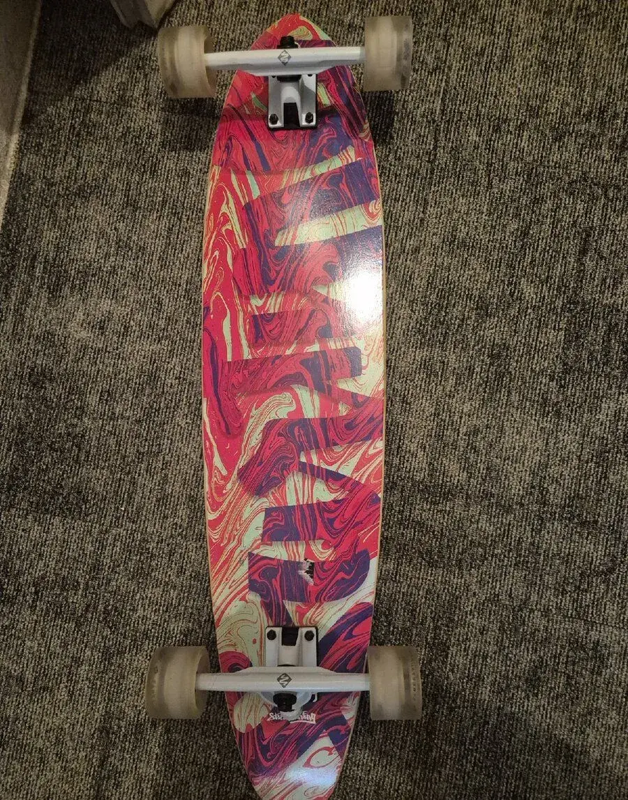 Longboard Street Surfing