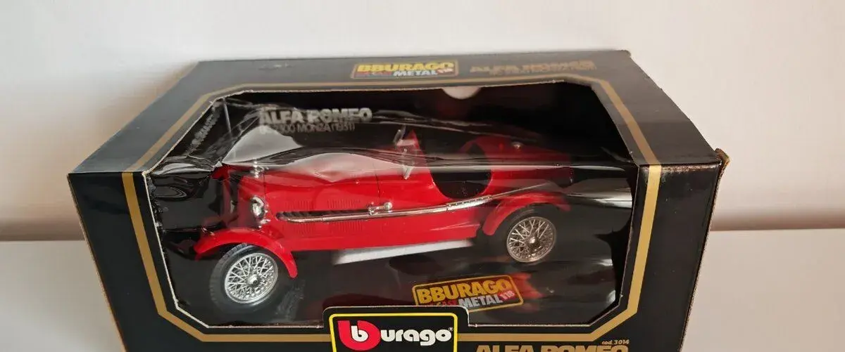 BBURAGO 1:18 Alfa Romeo 8C Monza