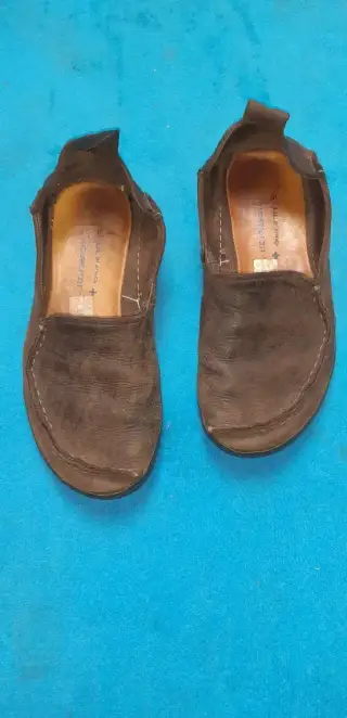 Vivobarefoot 42