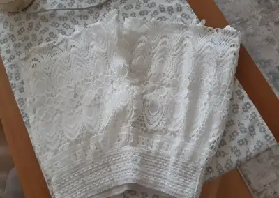 Nové bílé šortky s krajkou M/L