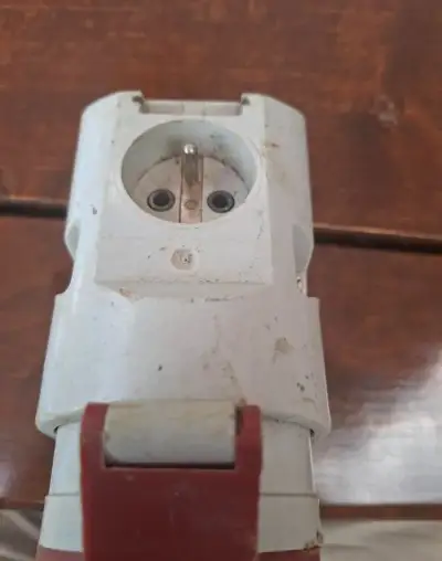 2ks motor . zasuvky,