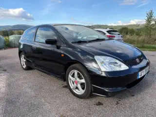 Honda Civic – 215 900 km