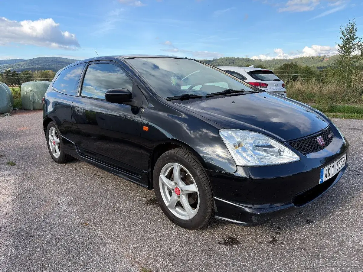 Honda Civic – 215 900 km