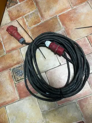 Třífázový prodlužovací kabel 400V - 25 m 32 A/ 5- kolík)