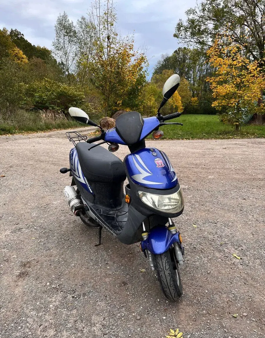Skútr 50