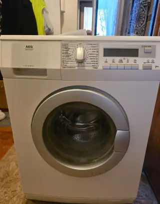Pracka AEG