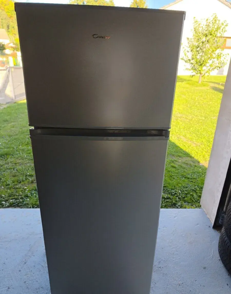 Ledničku s mrazákem Candy