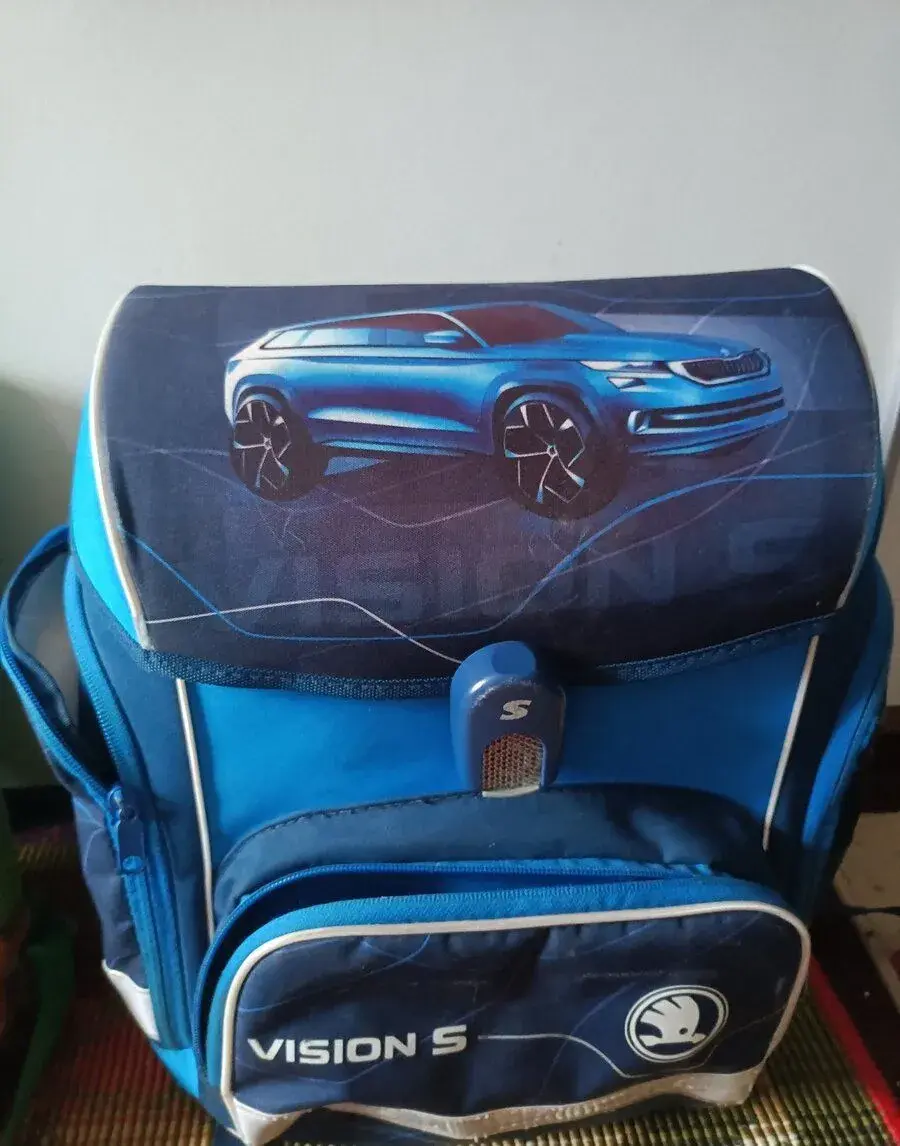 Školní aktovka, batoh pěkný zachovalý