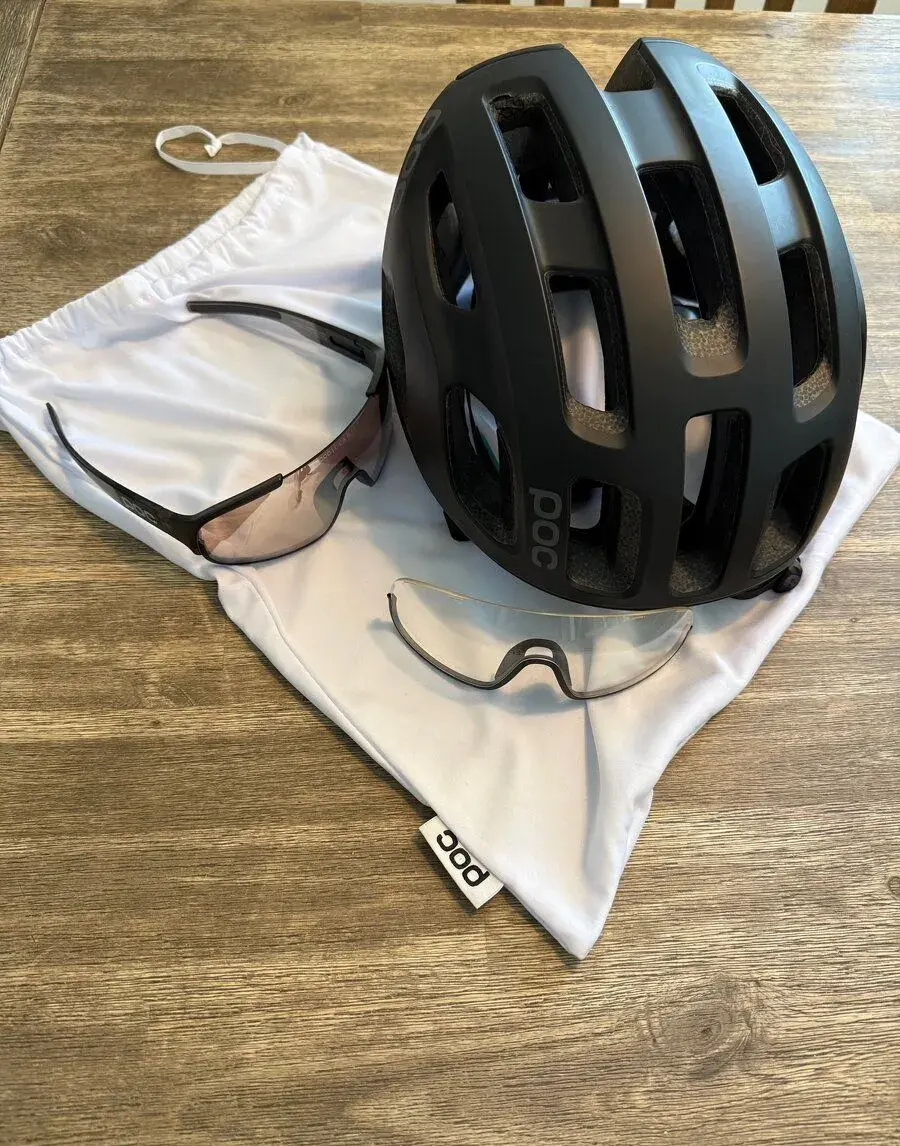 Cyklisticka helma a brýle POC