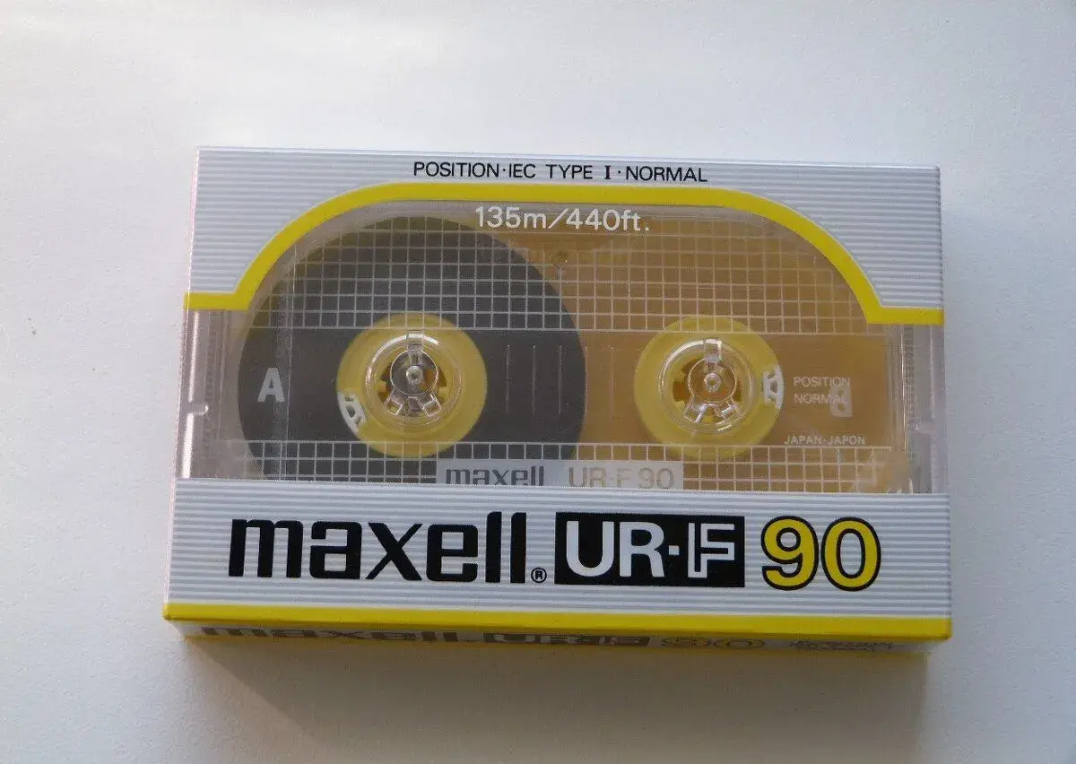 Maxell UR-F 90