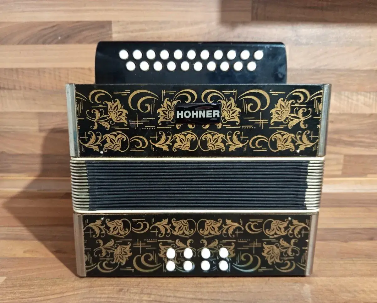Heligonka (harmonika,akordeon) Hohner, C-F