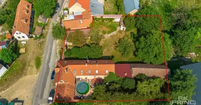 Prodej vícegeračního domu na pozemku 2.111 m2, Vráž u Beroun