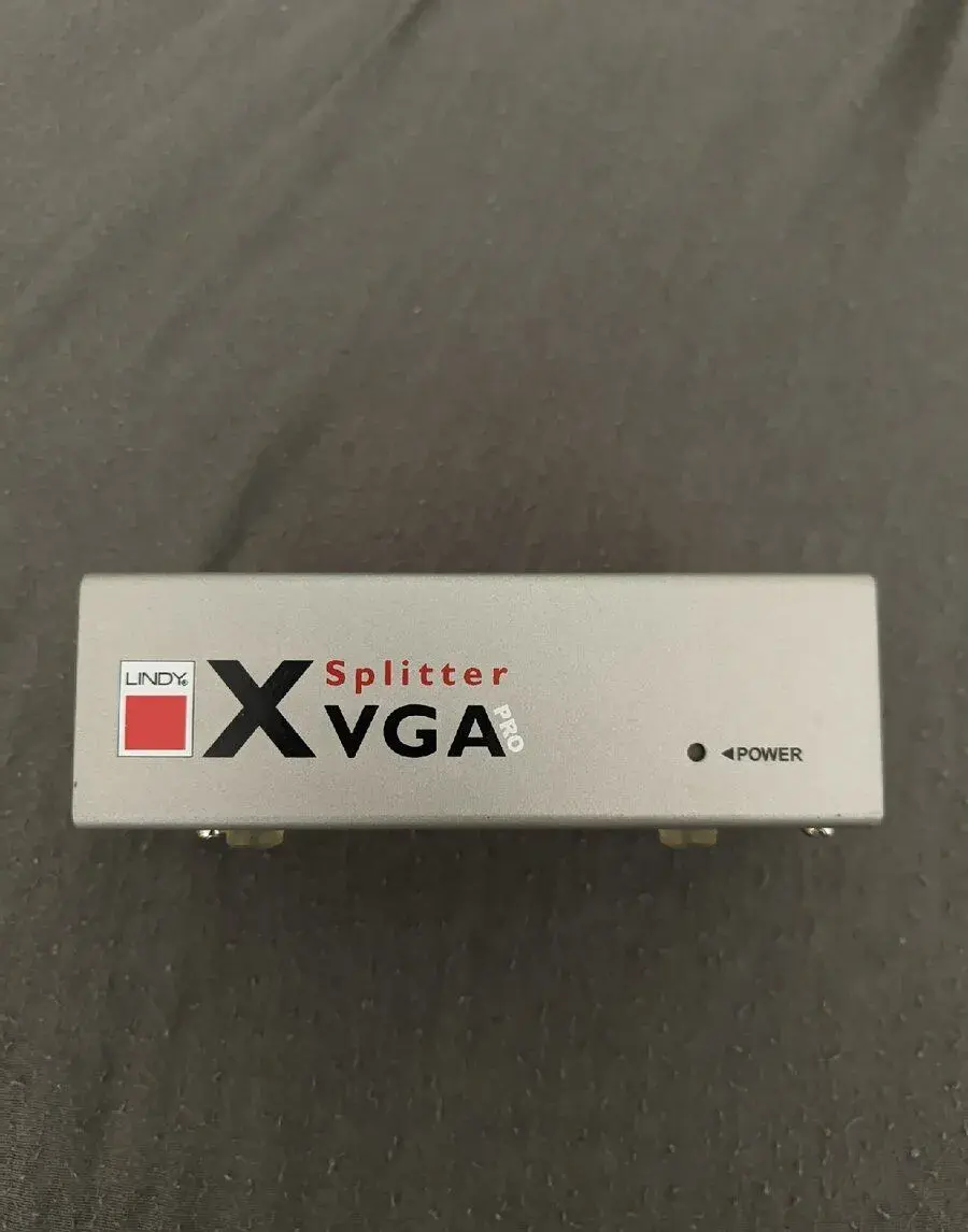 VGA splitter
