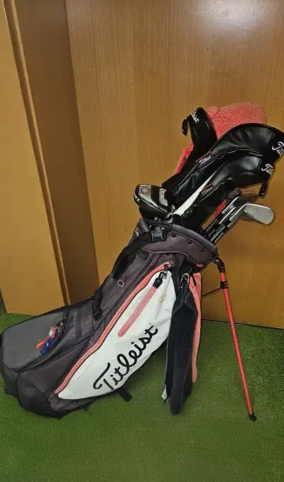 Golfový stand bag Titleist Players 4