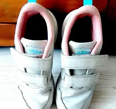 dívčí boty Adidas vel. 35,5