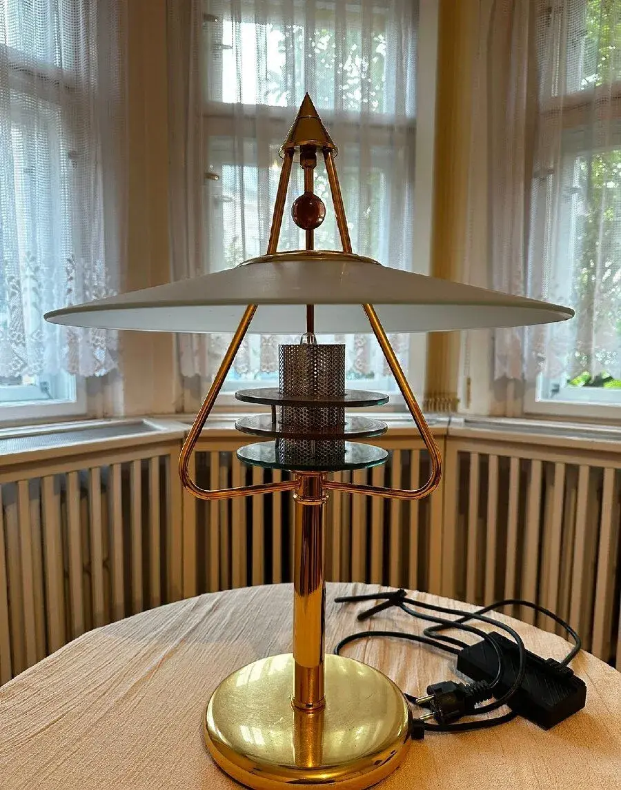Lampa stolní