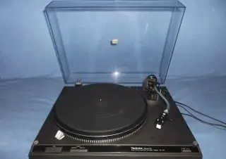 Gramofon TECHNICS SL-Q2 s novou přenoskou