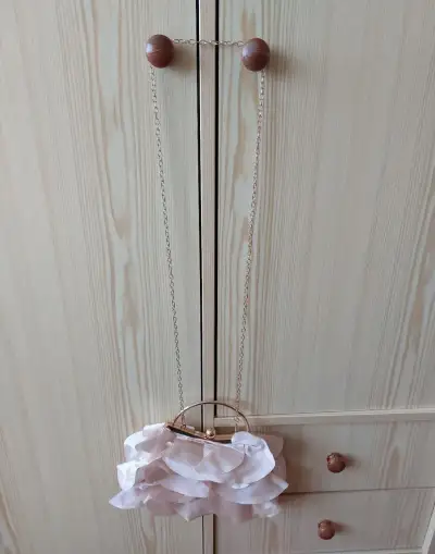 Kabelka do společnosti
