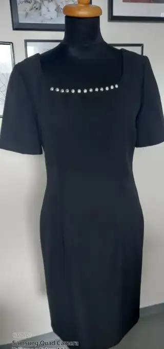 Nové černé šaty