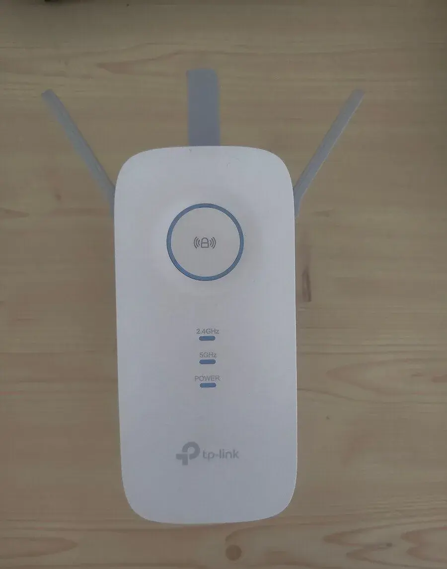 Wi-Fi Extender TP-Link RE550 (AC1900)