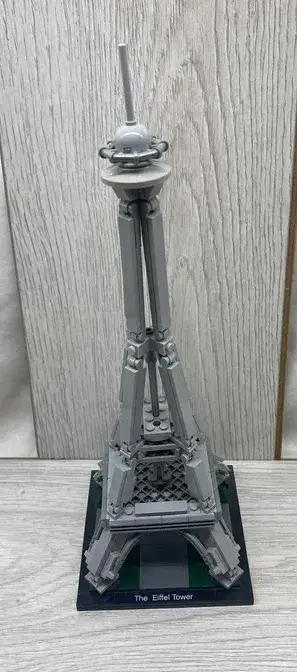 LEGO Architecture 21019 Eiffel Tower