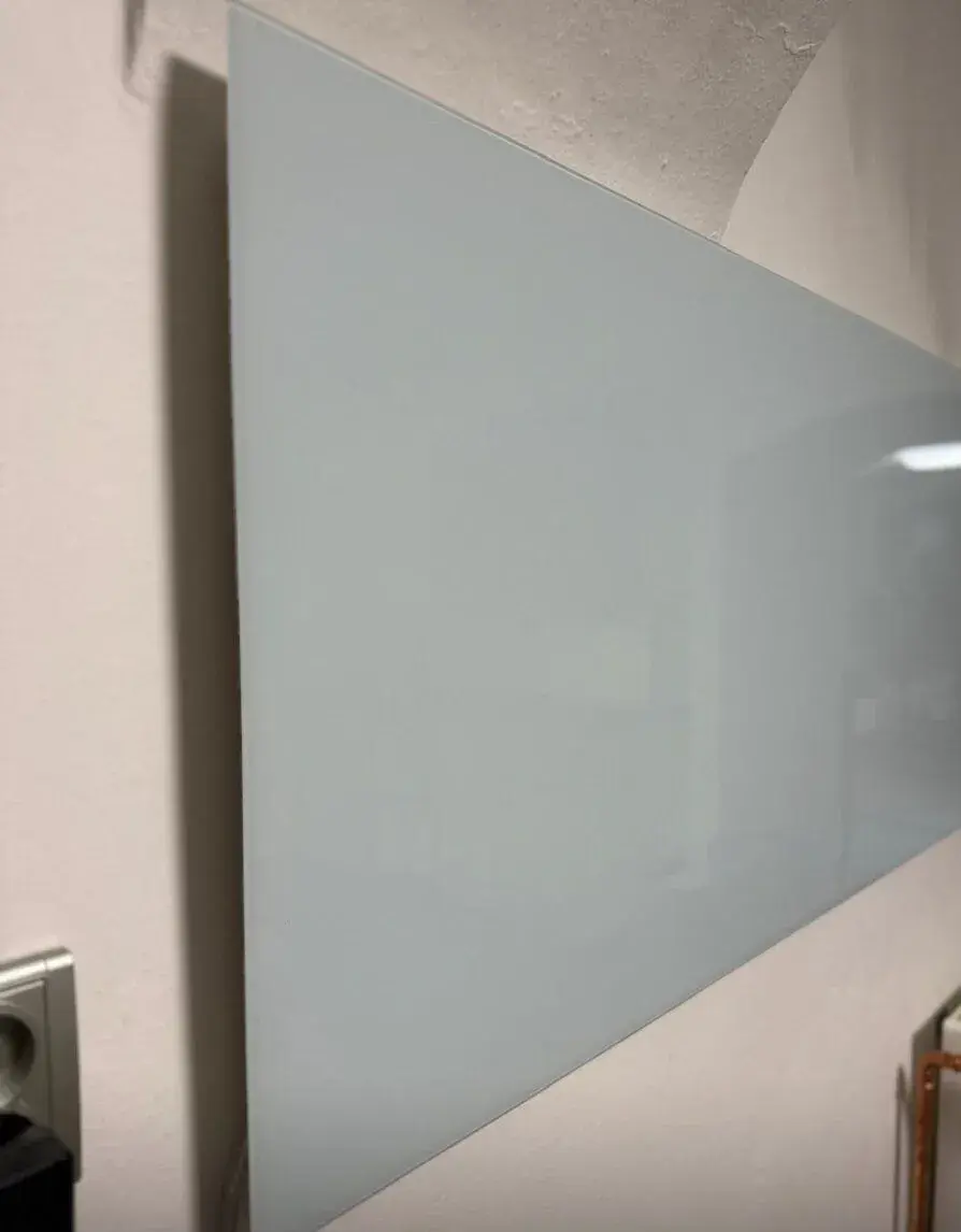 Skleněný topný panel