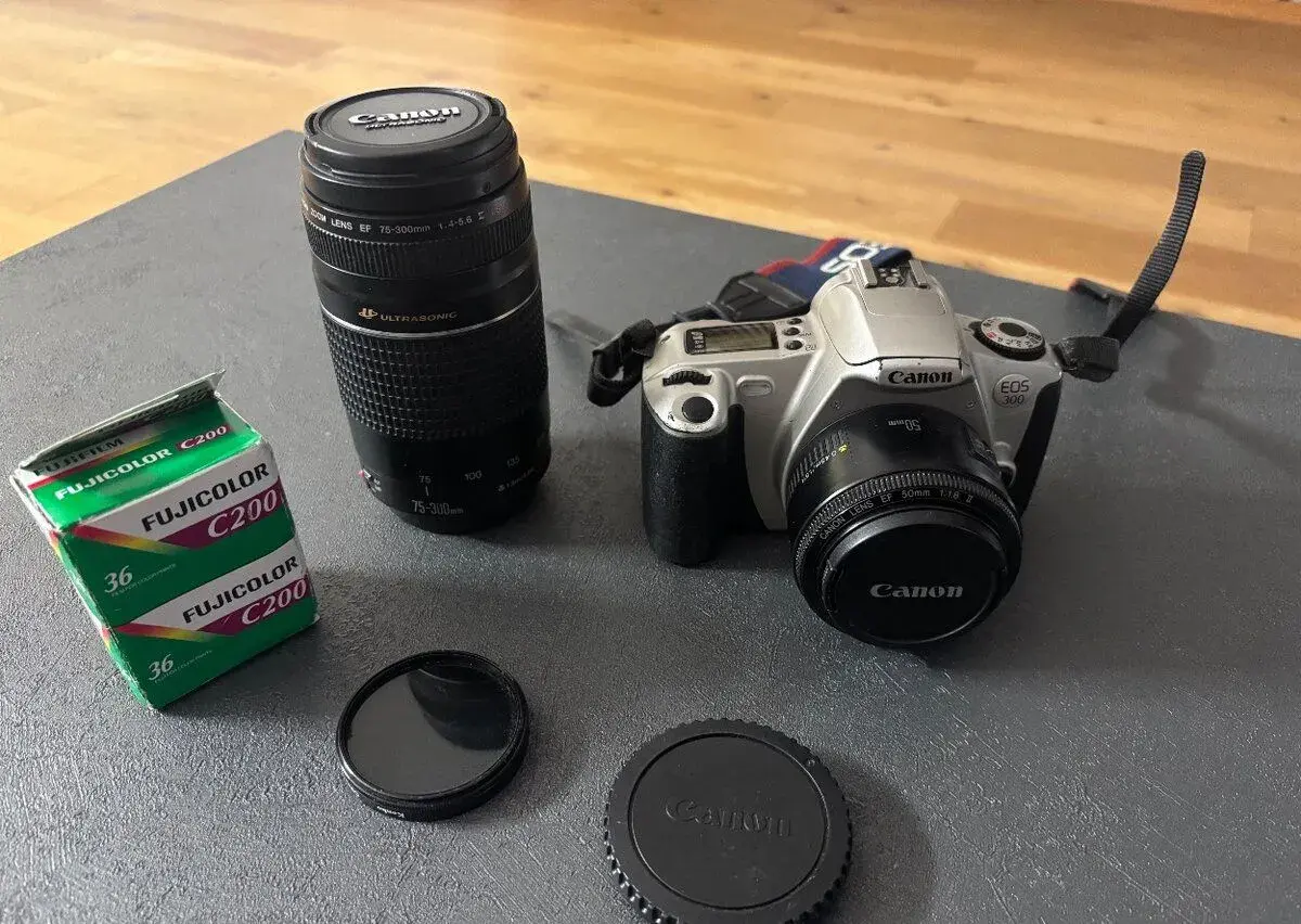 Canon EOS 300 + 2 objektivy