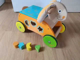 Dřevěný motorický vozík Zajíc , zn. Bigjigs Baby