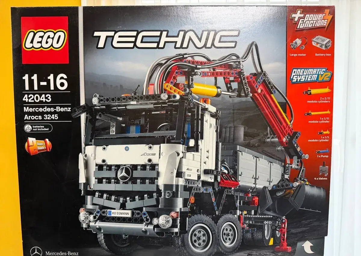 Lego Technic 42043 Mercedes-Benz Arocs 3245