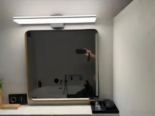 Koupelnové zrcadlo + LED světlo – moderní, pěkný stav