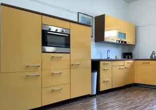 Oranžová moderní kuchyně NAOMI