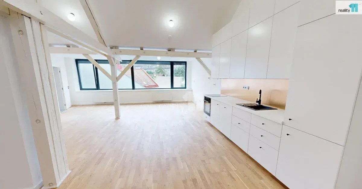 Pronájem komerčních prostor 151m2, Tylova, Pelhřimov