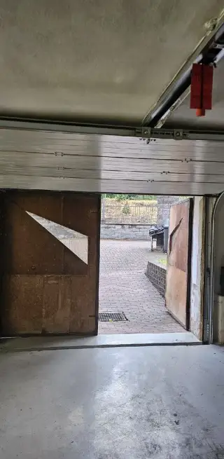 Sekční garážová vrata kompletní, s pohonem