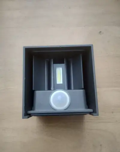 Fasádní LED svítidlo s PIR 7W - NOVÉ