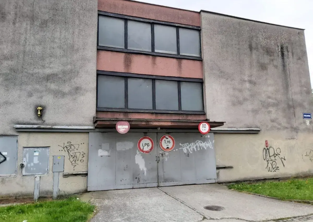 Pronajmu garážove stani/garáž ostrava-pavlovova 16m