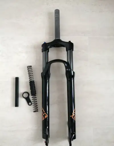 Suntour XCR32 29" pružina rovný sloupek