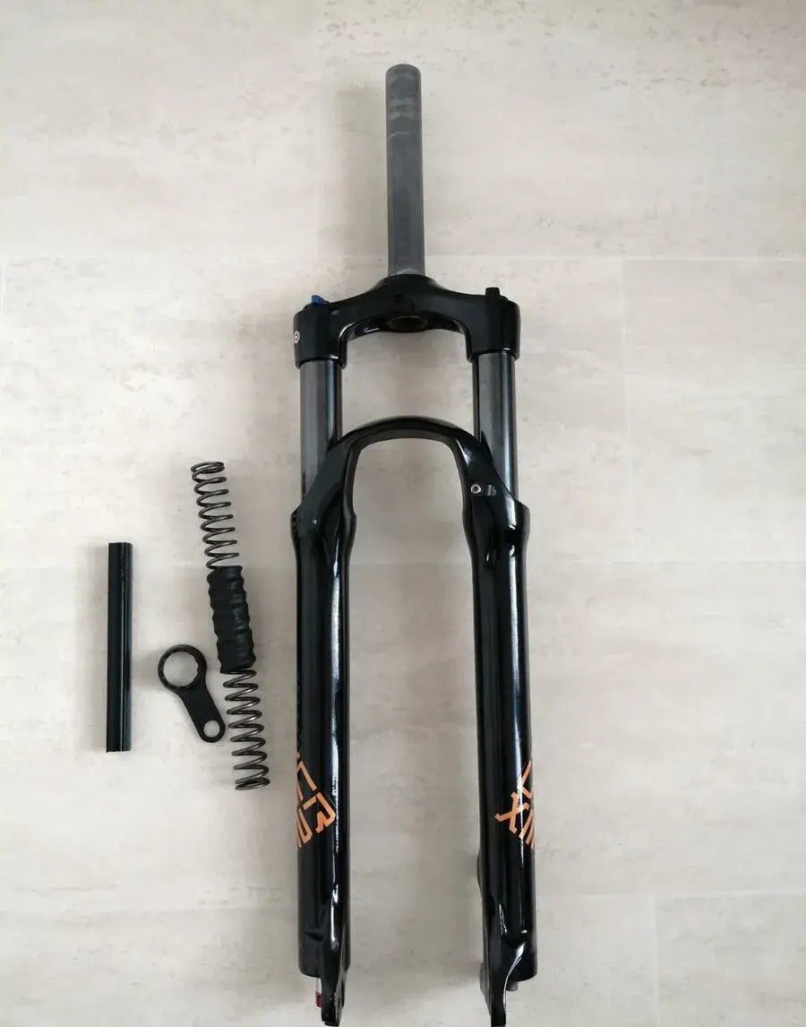 Suntour XCR32 29" pružina rovný sloupek