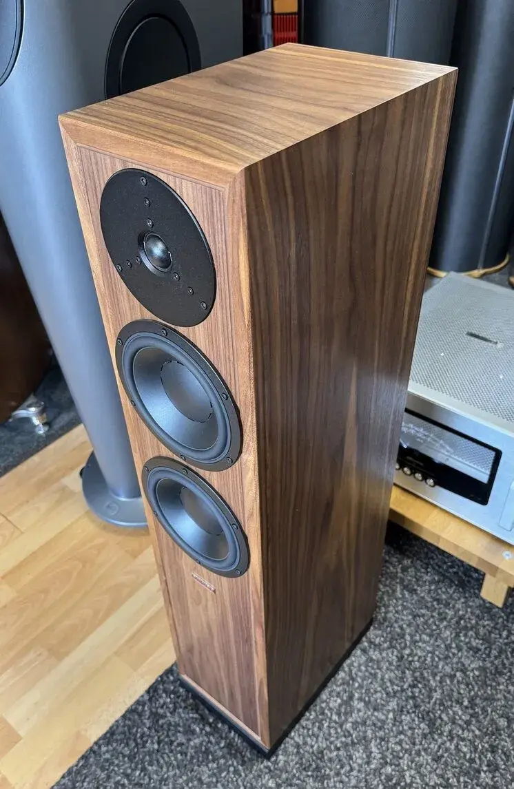 Dynaudio Contour Legacy - sloupové reprosoustavy
