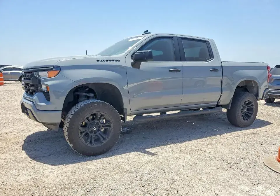 Chevrolet Silverado – 2024, 106 032 km