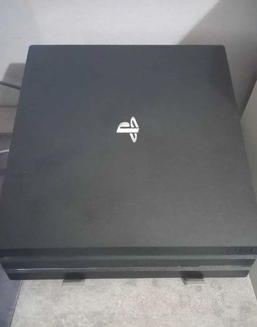 PS4 Pro 1TB - PRODEJ / VÝMĚNA ZA PS5 + DOPLATEK